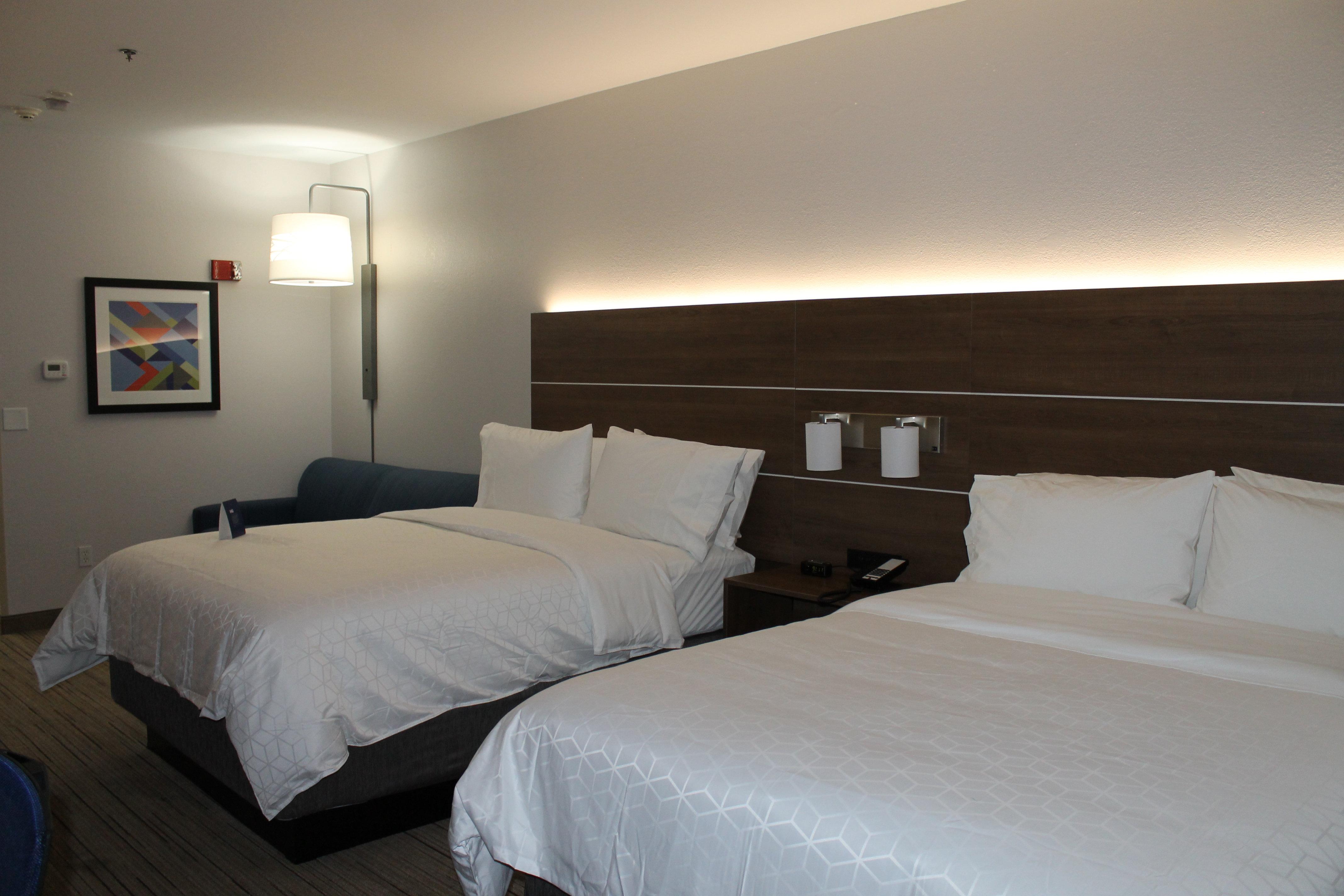 Holiday Inn Express & Suites - Tulare By Ihg Zewnętrze zdjęcie