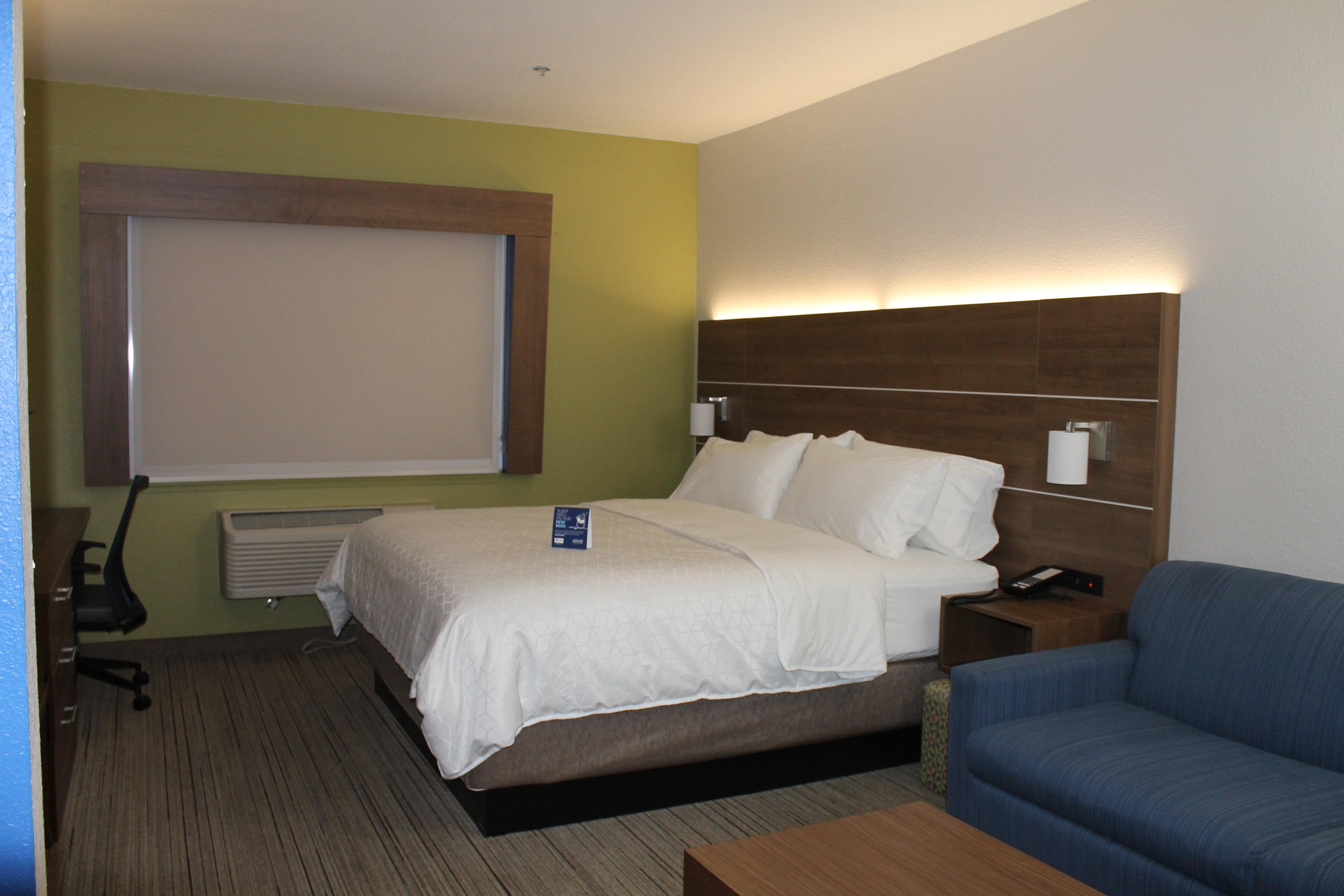 Holiday Inn Express & Suites - Tulare By Ihg Zewnętrze zdjęcie