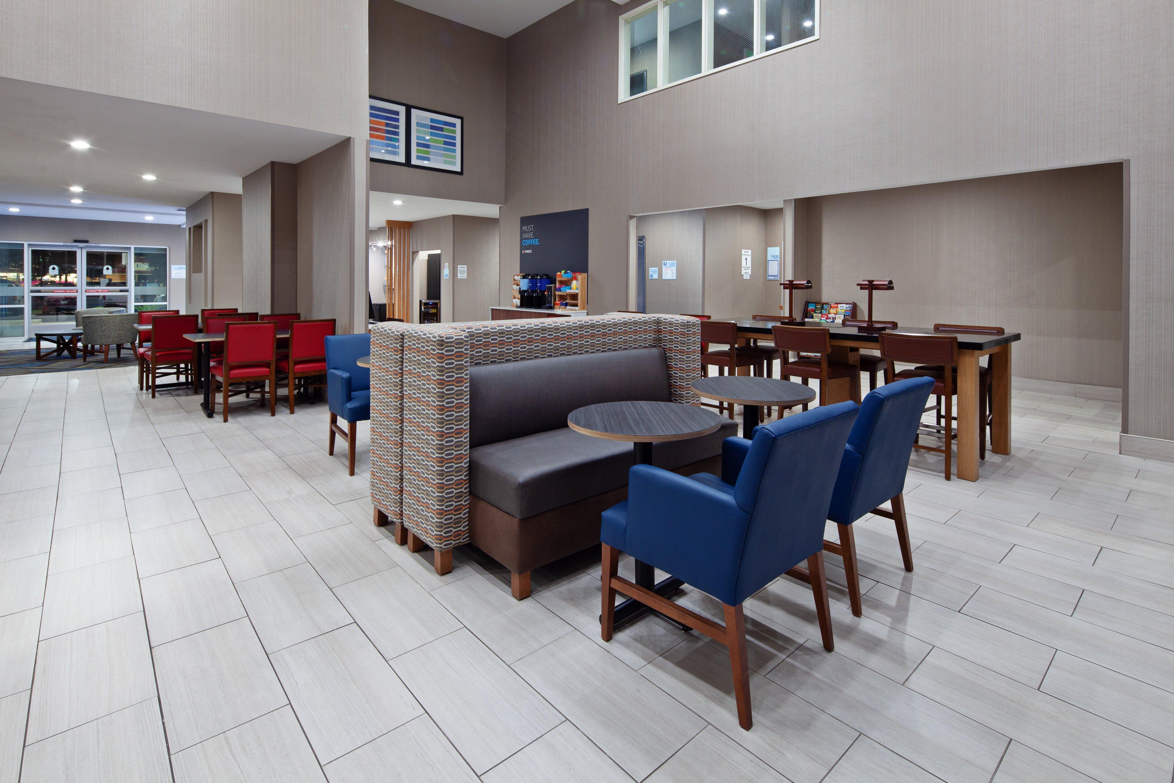 Holiday Inn Express & Suites - Tulare By Ihg Zewnętrze zdjęcie