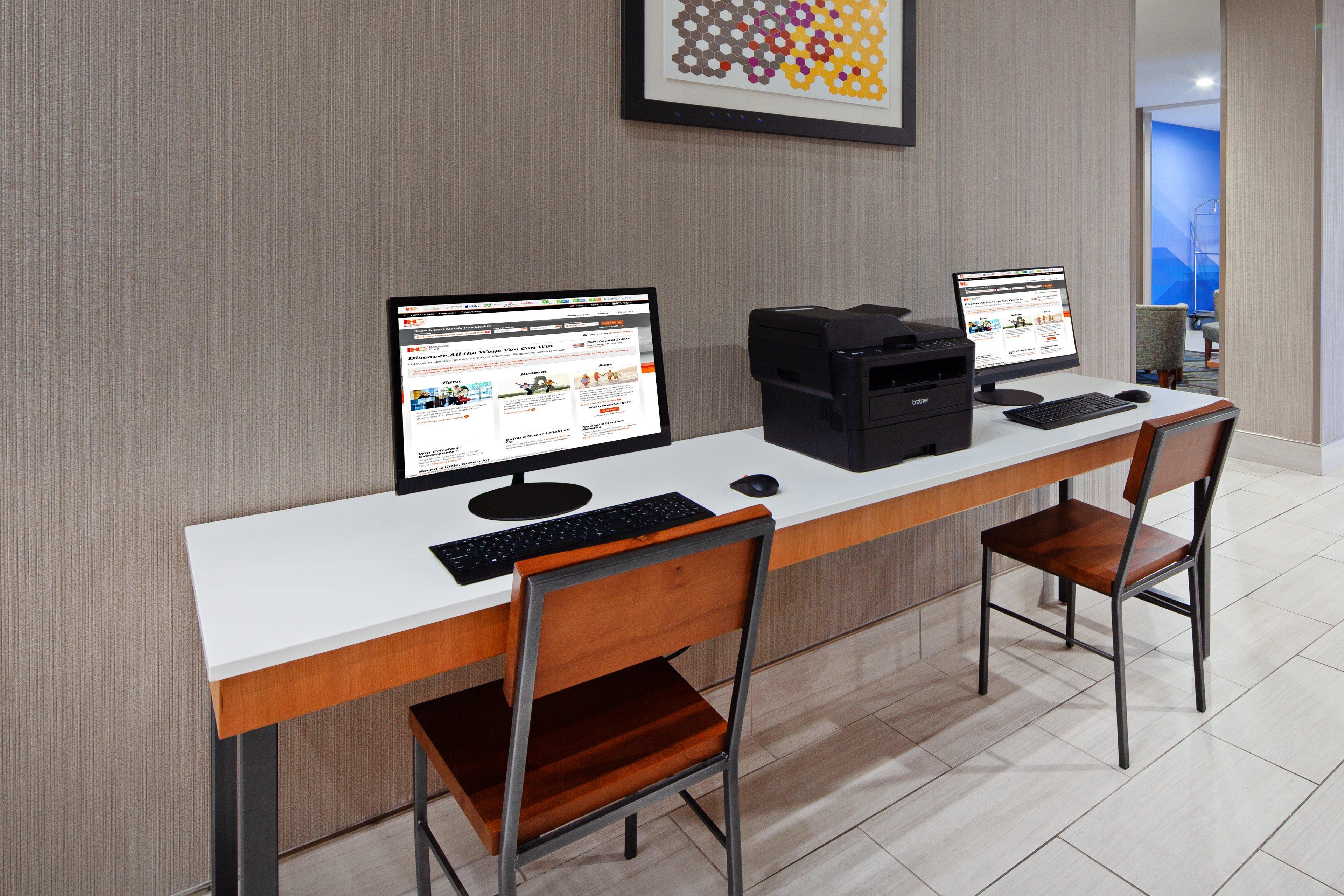 Holiday Inn Express & Suites - Tulare By Ihg Zewnętrze zdjęcie