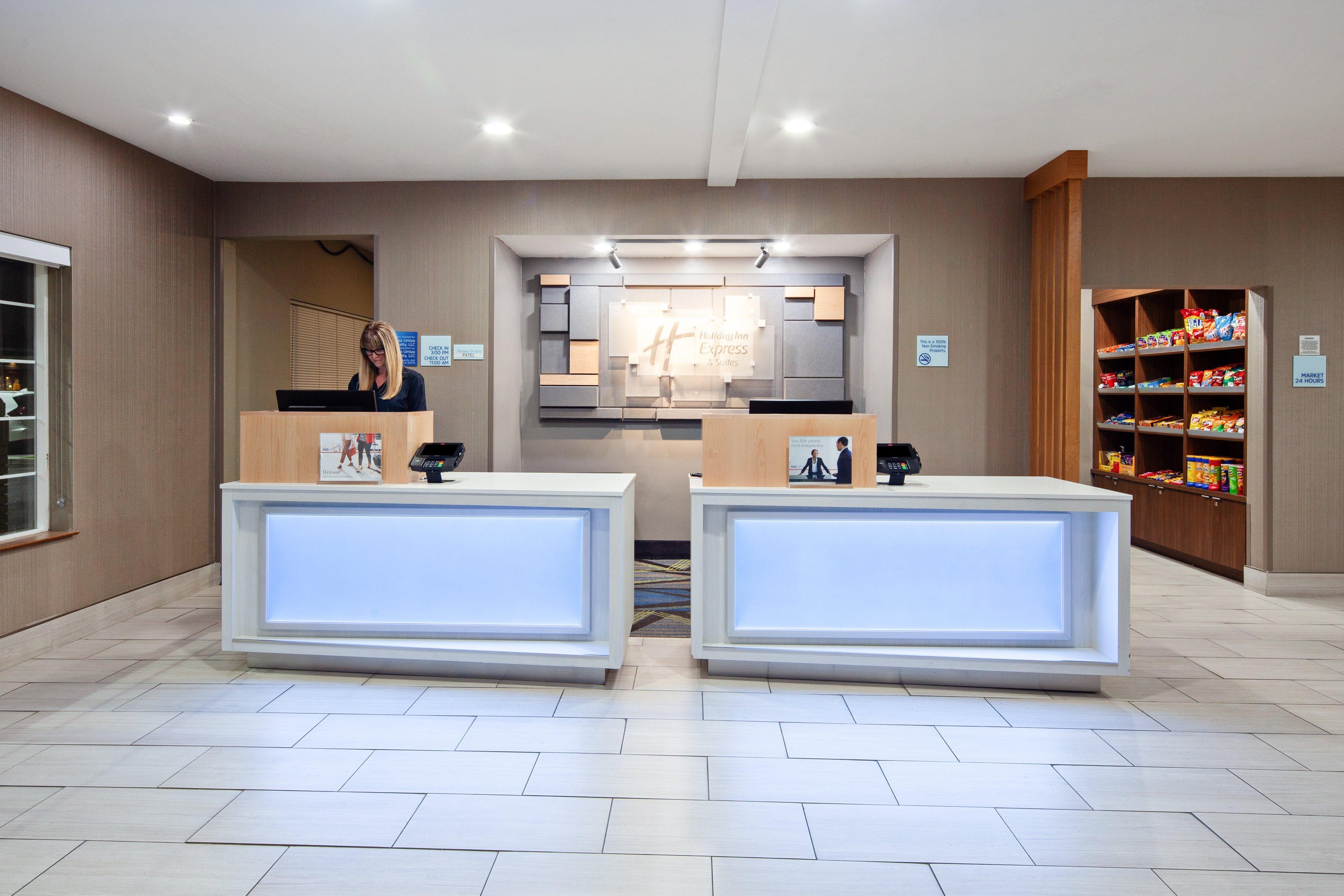 Holiday Inn Express & Suites - Tulare By Ihg Zewnętrze zdjęcie